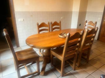 Eikenhouten eettafel met 6 stoelen