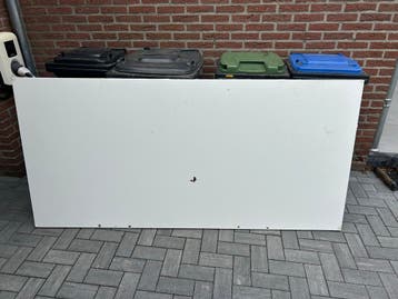 Stevig bureaublad, gratis af te halen