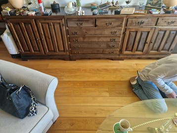 Vintage massief houten ladekast met 6 laden en messing