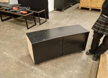 Set van 6 zwarte houten opbergkastjes met gebogen voorkant