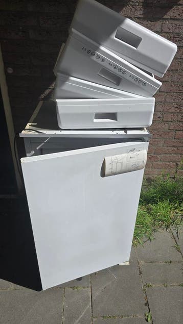 Witte vriezer met lades (Inbouw) - Gebruikt
