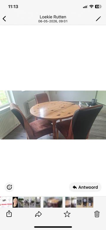 Tafel en drie stoelen