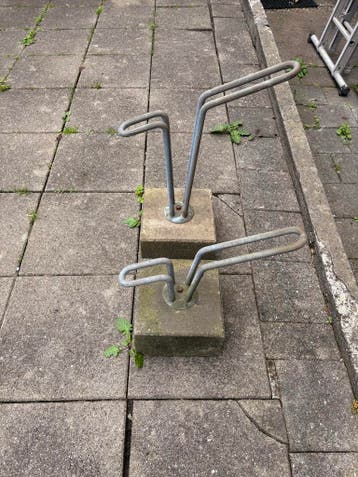 GRATIS 30 Fietsbeugels in betonblok - diverse maten
