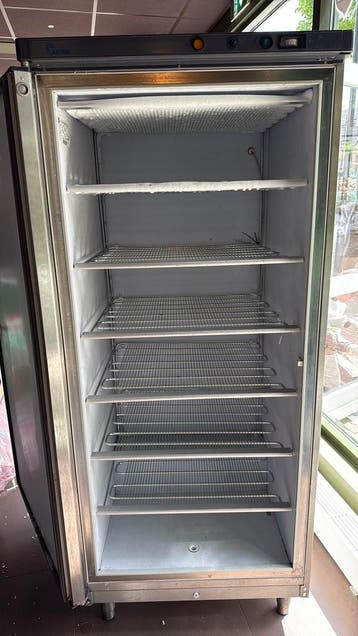 Half kapotte vriezer! Gratis ophalen
