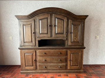 Eikenhouten kast
