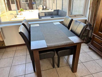 Eettafel 90x140x77 cm met 4 stoelen