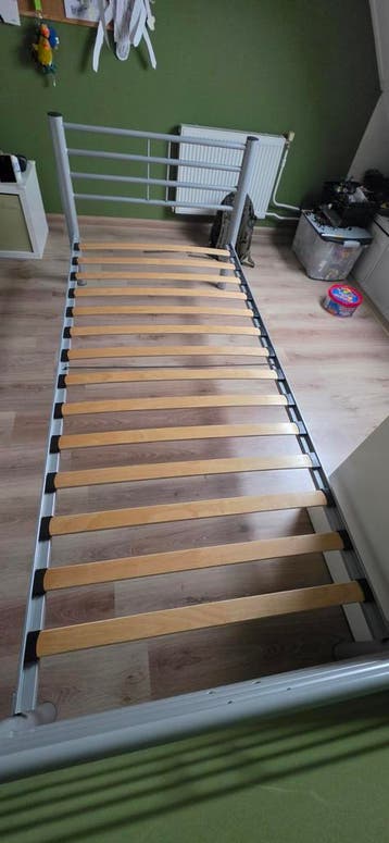 Bed 200x90