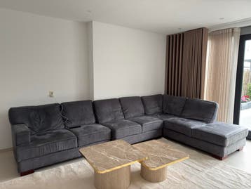 GRATIS grijze hoekbank met lounge deel