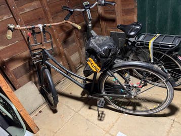 Gratis fiets - fietst nog, wel roest en zadel kapot