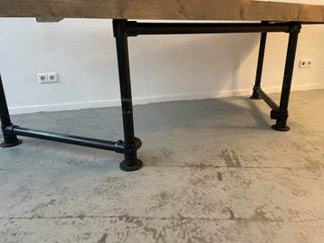 Robuuste werktafel met onderstel gratis ophalen dit weekend