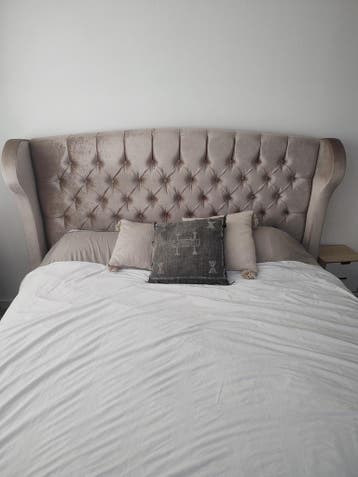 GRATIS bed 180x 200 in Chesterfield stujl
