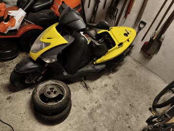 Kymco scooter gratis af te halen (voor onderdelen)