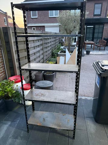 3 stuks gebrulikt Stevig metalen opbergrek met 5 planken
