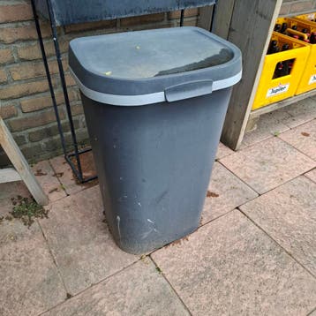 Kunststof curve prullenbak - 50L