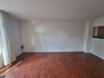 Gratis Laminaat vloer (rood houtlook) - ca. 40m2