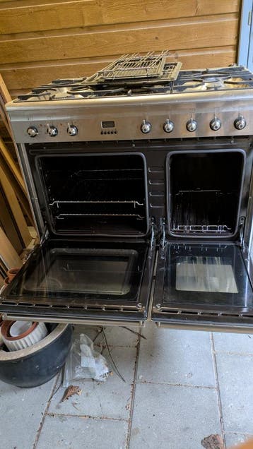 Smeg Fornuis met Dubbele Oven en Gasfornuis