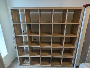 Grote vakkenkast / boekenkast met 25 vakken