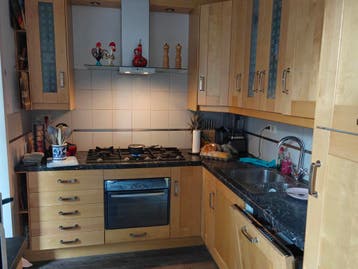 Gratis Ikea keuken met Siemens koelkast en Atag gasfornuis