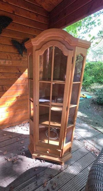Gratis af te halen kast met verlichting - 186x56x57 cm