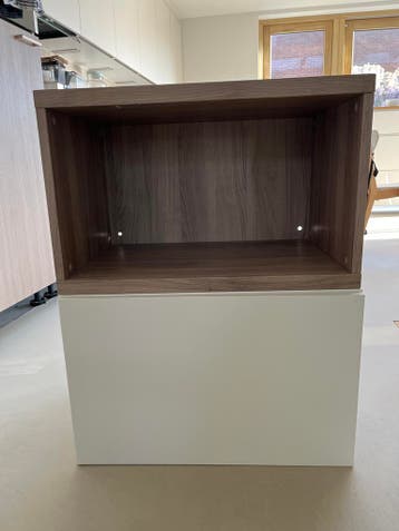 2 gratis IKEA Besta kastjes (60x38,5x40 cm)