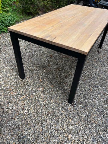 Gratis Eikenhouten tafel met metalen poten (180x90) - Gratis