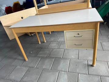 Gratis Houten Bureau’s