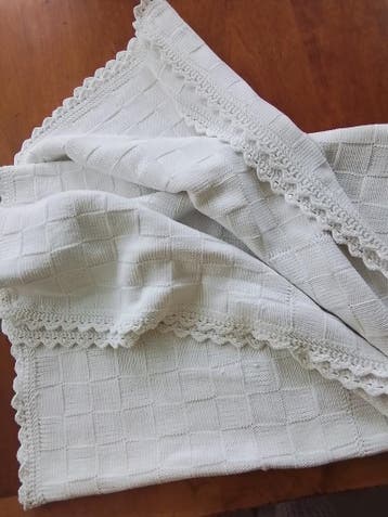 Mooie witte plaid/sprei, bijna gratis slechts 4 euro
