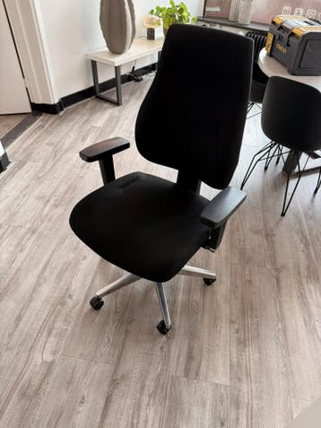 Bureaustoel gratis op te halen