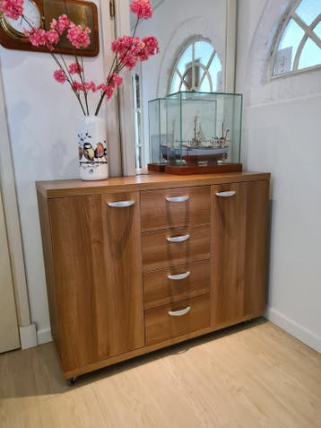 Buffetkast, kastje, dressoir
