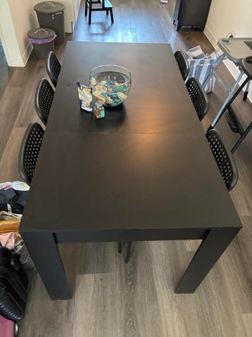 Zwarte Eettafel - Gebruikt, maar in goede staat