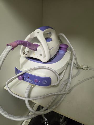 Tefal Easycord Strijkijzer met snoer - Wit/Paars