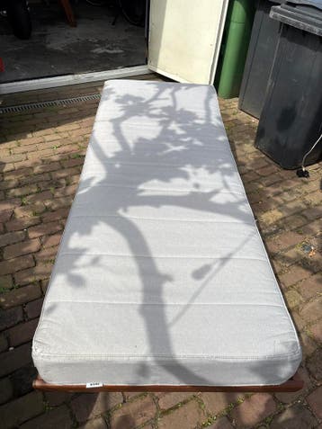 Eenpersoonsbed met matras - Gratis af te halen