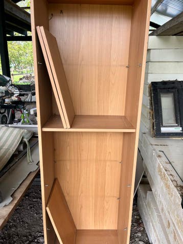 GRATIS Houten boekenkast met verstelbare planken