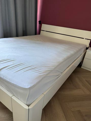 Tweepersoonsbed (gratis ophalen)