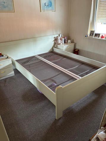 2 petsoons bed  auping 150 x 205 met nachtkastjes