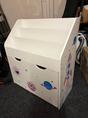 Kinderboekenkast met extra opbergruimte