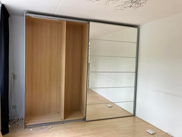 Kledingkast gratis ophalen ( hang en planken)