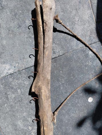 Uniek houten hangrekje met haken
