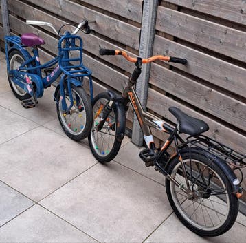 GRATIS 2X 18 inch kinderfietsjes