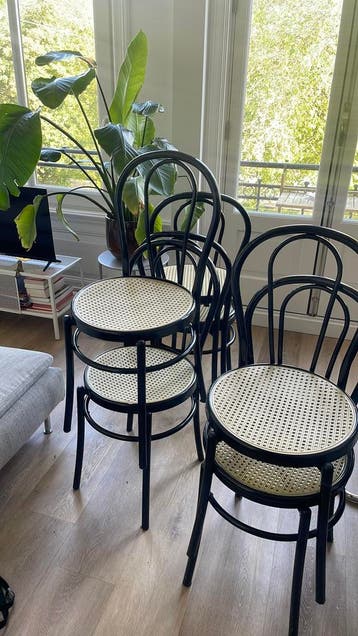Zes café stoelen, Thonetstijl