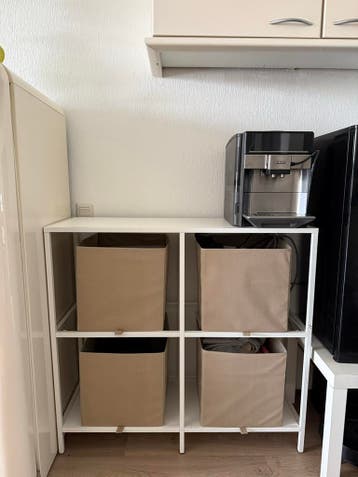 GRATIS witte IKEA Vittsjö kast/rek met 4 vakken