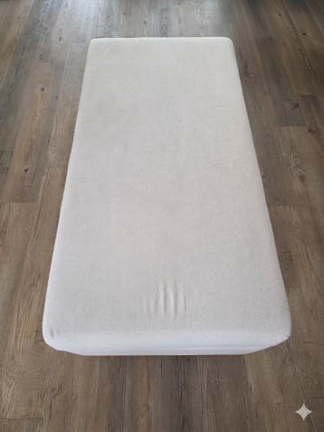 Grote hocker,creme