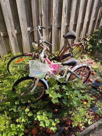 Twee gebruikte kinderfietsen - reparatie nodig