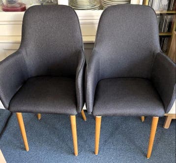 Gratis 2 eetkamerstoelen