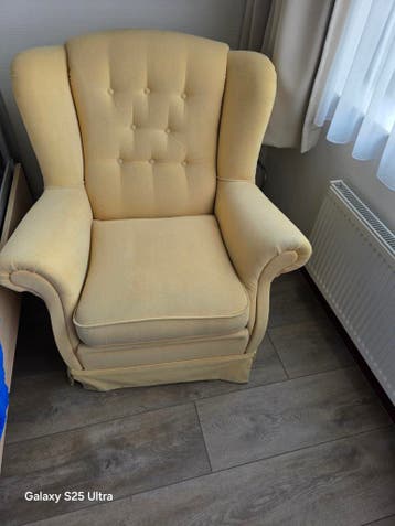 Mooie fauteuil nog in goede staat voor een slagroomtaart!