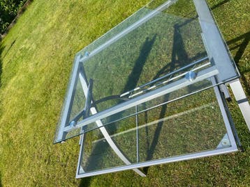 Glazen bureau