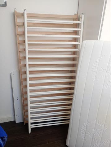 Gratis Babybed and stevige speelbox