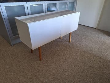 Kast (Zuiver)