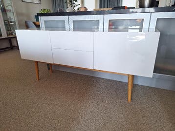Kast (Zuiver)