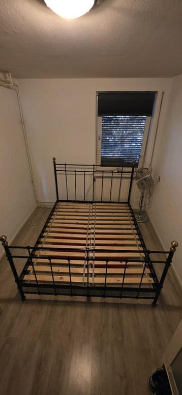 Tweepersoonsbed 160x200m gratis af te halen